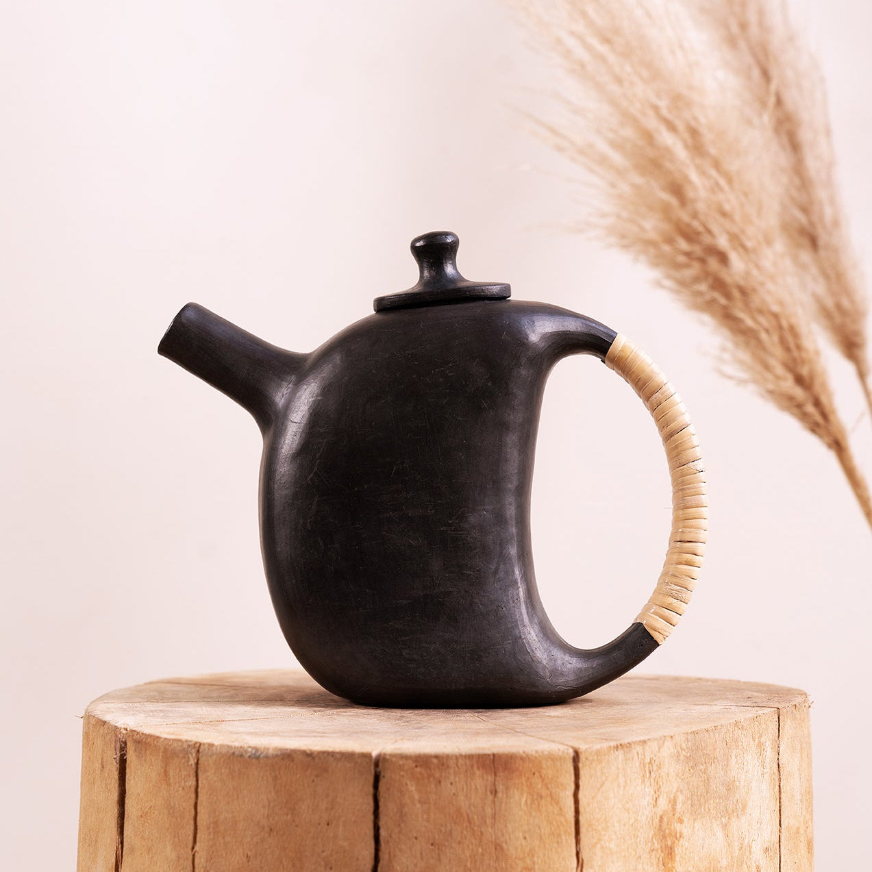Black Serpentine Stone Wine Pot