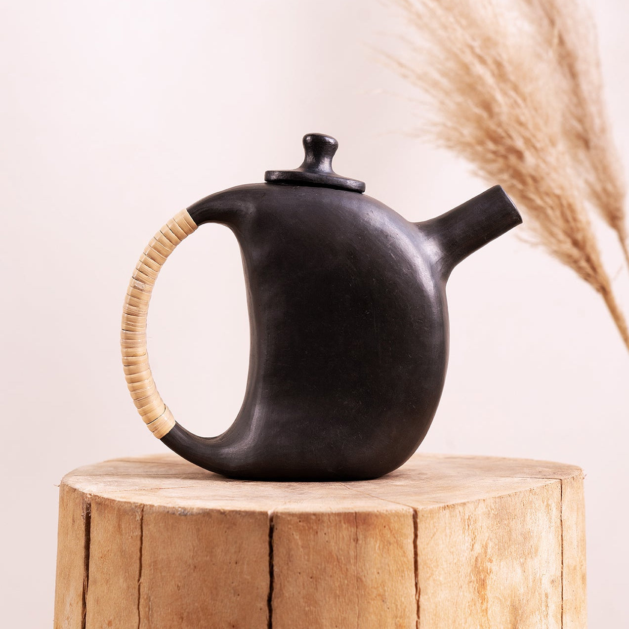 Black Serpentine Stone Wine Pot