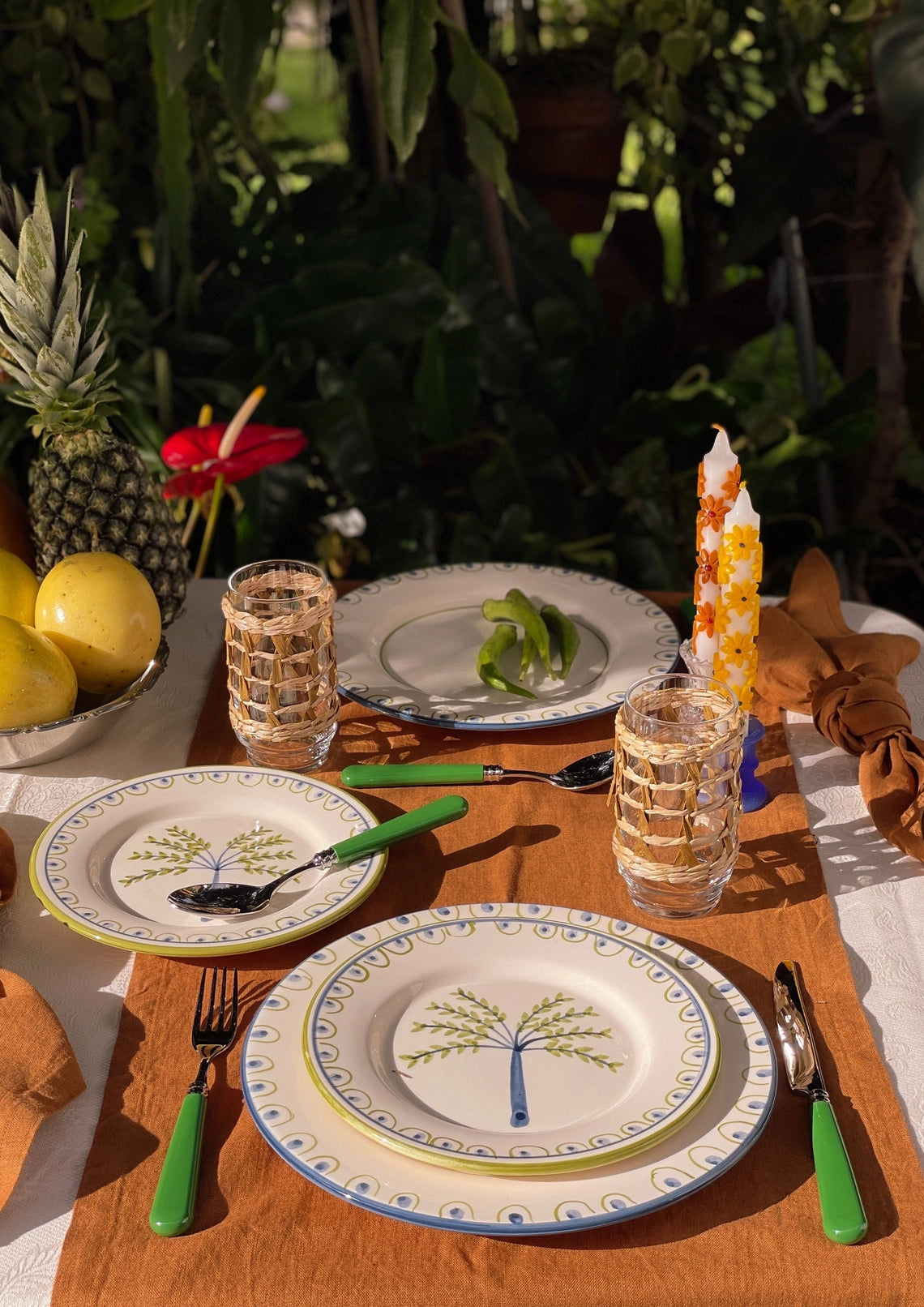 Coqueiro ceramic dessert plate with hand-painted coconut tree design