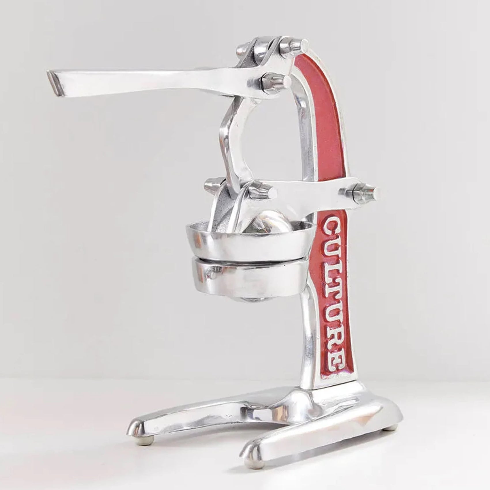 Artisan juicer made from sand-cast aluminum, Willage kitchen tool